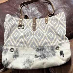Myra Bag Geometric Gray and Cream Tote